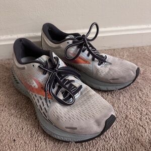 Women's Brooks running sneakers